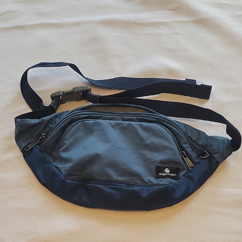 Eagle Creek Blue Waist Pack Unixes